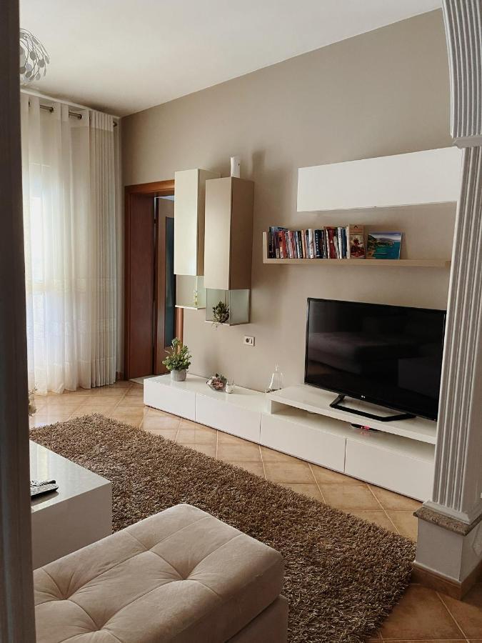 Sunkissed Centre Apartment Vlorë Exterior foto