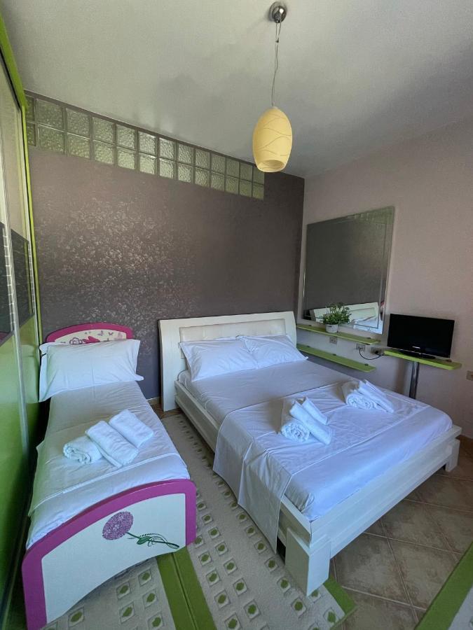 Sunkissed Centre Apartment Vlorë Exterior foto