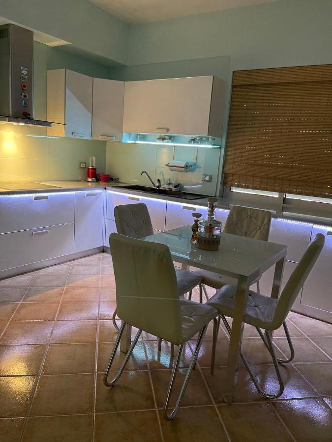 Sunkissed Centre Apartment Vlorë Exterior foto