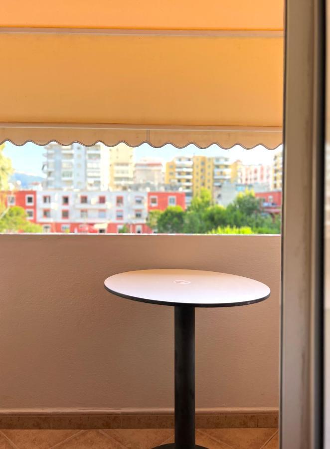 Sunkissed Centre Apartment Vlorë Exterior foto