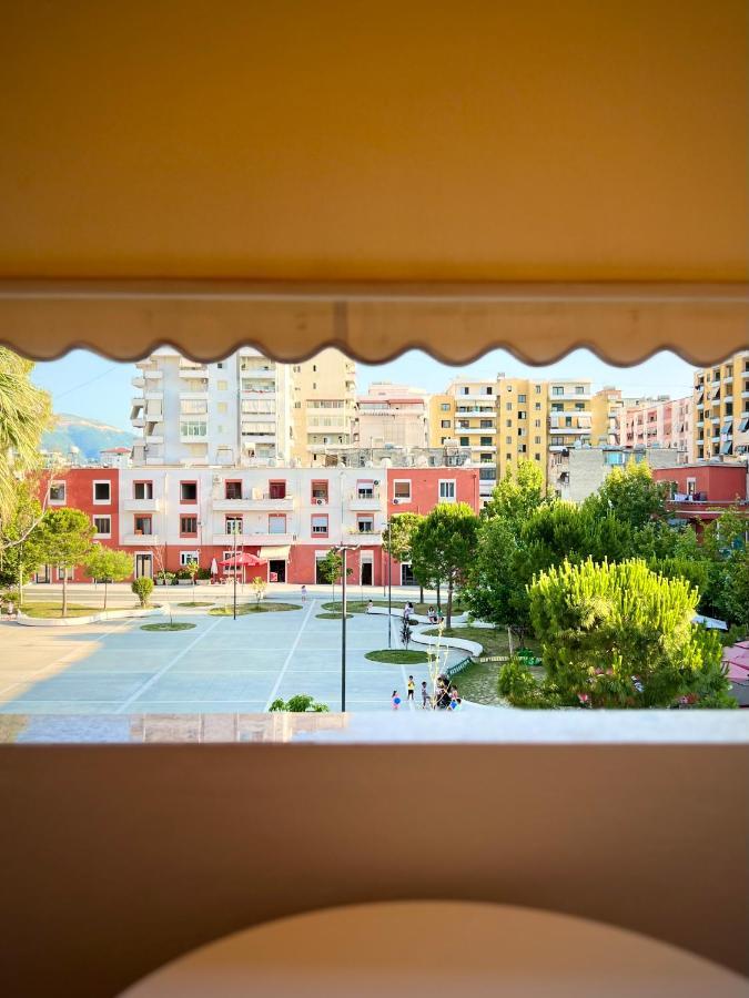 Sunkissed Centre Apartment Vlorë Exterior foto