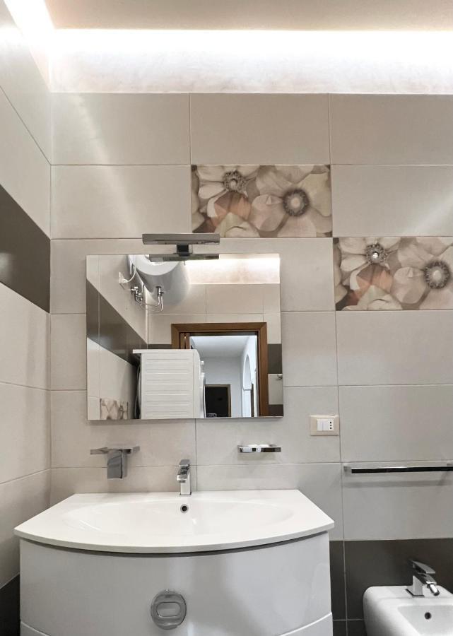 Sunkissed Centre Apartment Vlorë Exterior foto